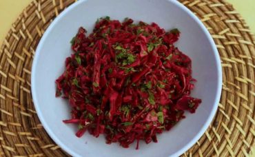 Maydanozlu Kırmızı Lahana Salatası Tarifi