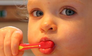 Bebeklerin Diş Bakımı Nasıl Olmalı?