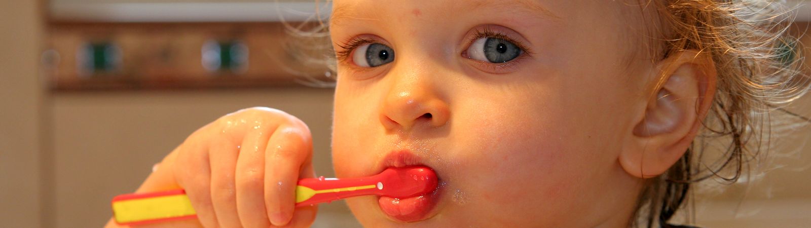 Bebeklerin Diş Bakımı Nasıl Olmalı?
