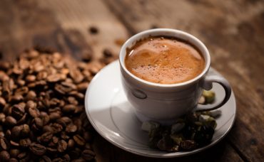 Meltem Açıkel’den Bayatlamış Türk Kahvesini Tazeleme Önerisi