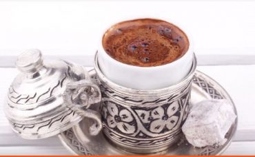 Çikolatalı Nar Şuruplu Türk Kahvesi