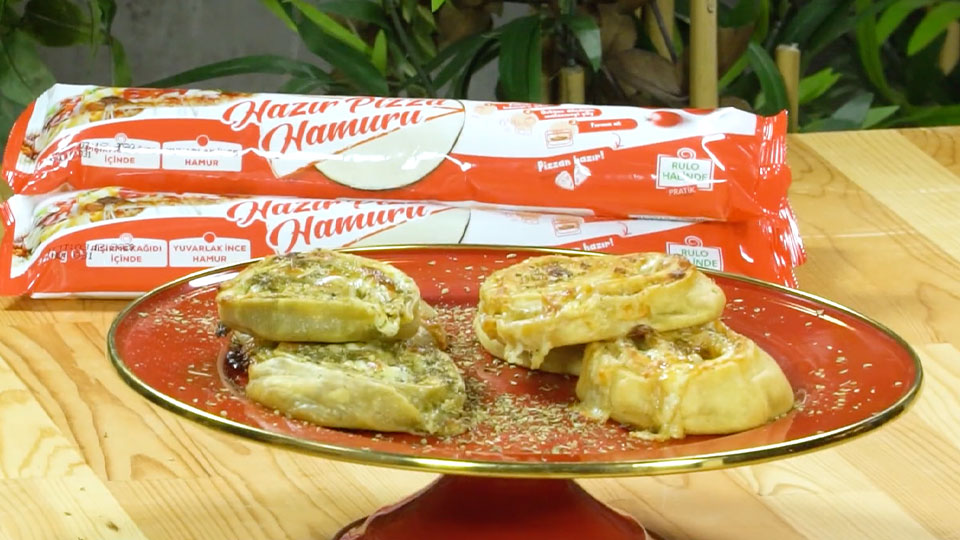 Umut Şef’ten Migros Hazır Pizza Hamuru ile Pesto/Domates Soslu Roll Bread Tarifi