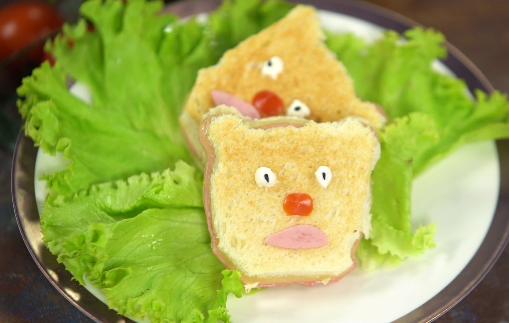 Beslenme Çantası Tarifleri: Ayıcıklı Mini Sandviç