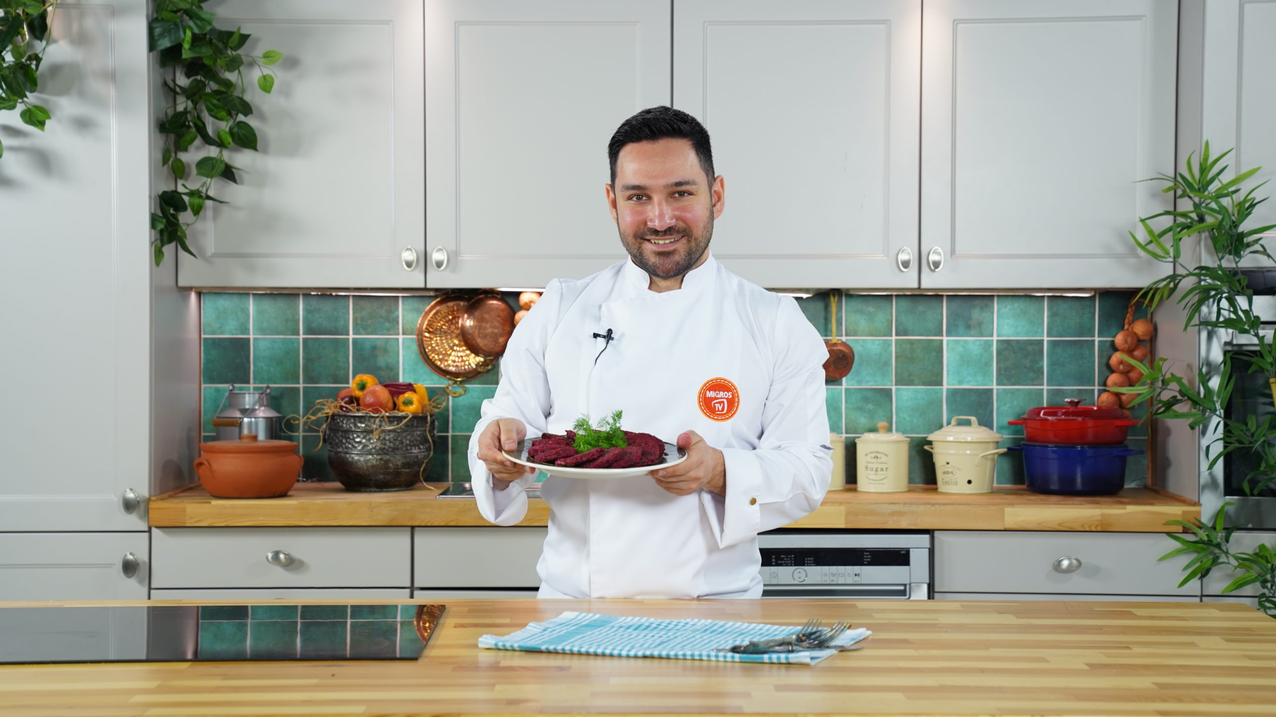 Halil Şef ile Tarifler: Veganlara Özel Pancar Köftesi