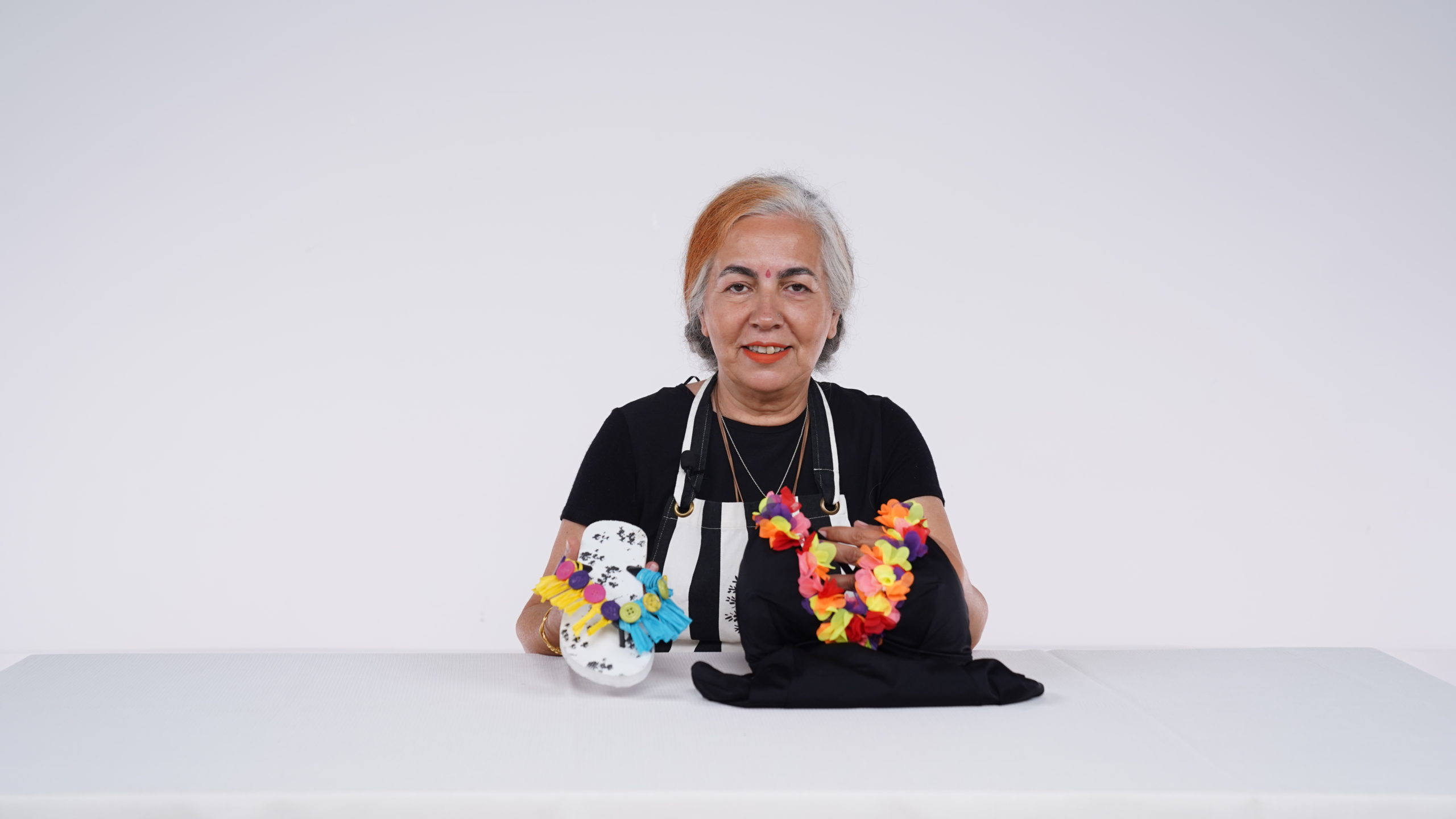 DIY Günlükleri : Sibel Yüksel ile Mayo ve Terlik Süsleme