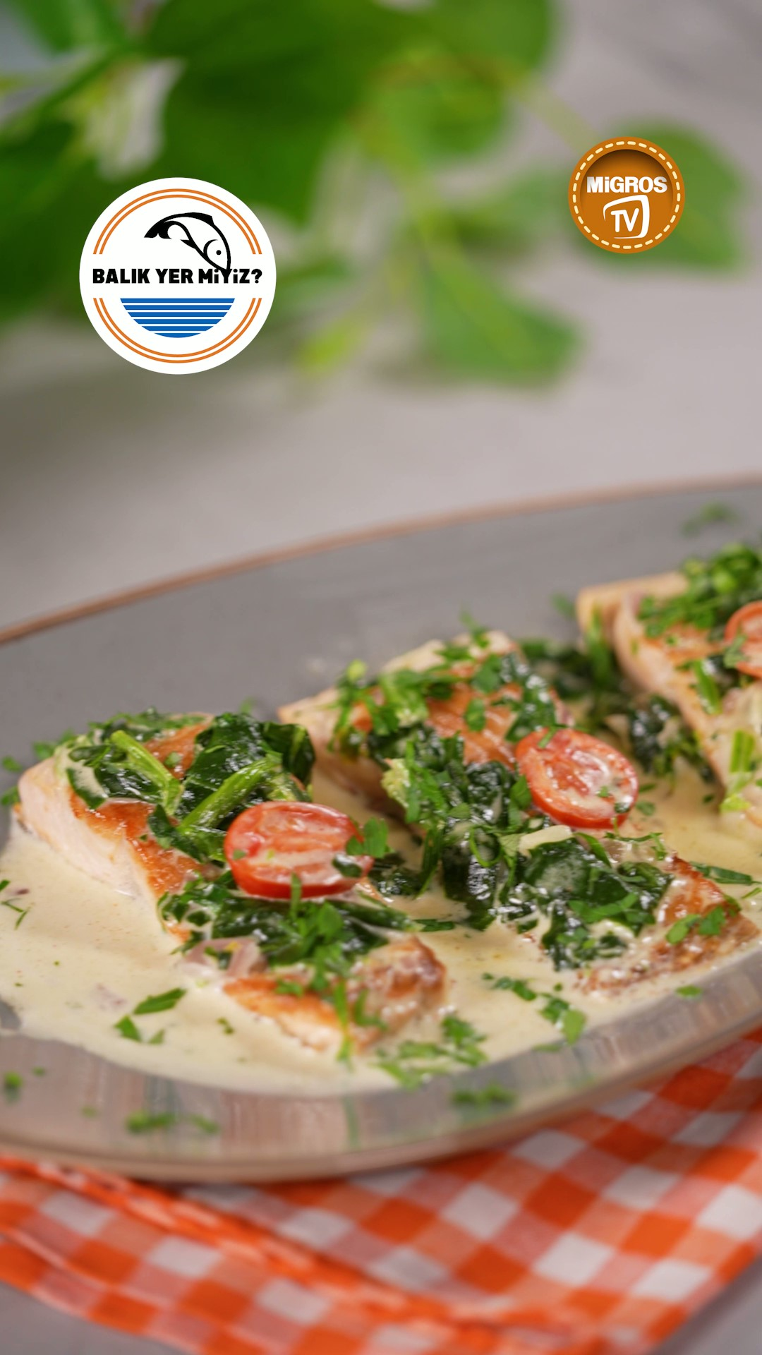 Krema Soslu Yerli Somon Tarifi