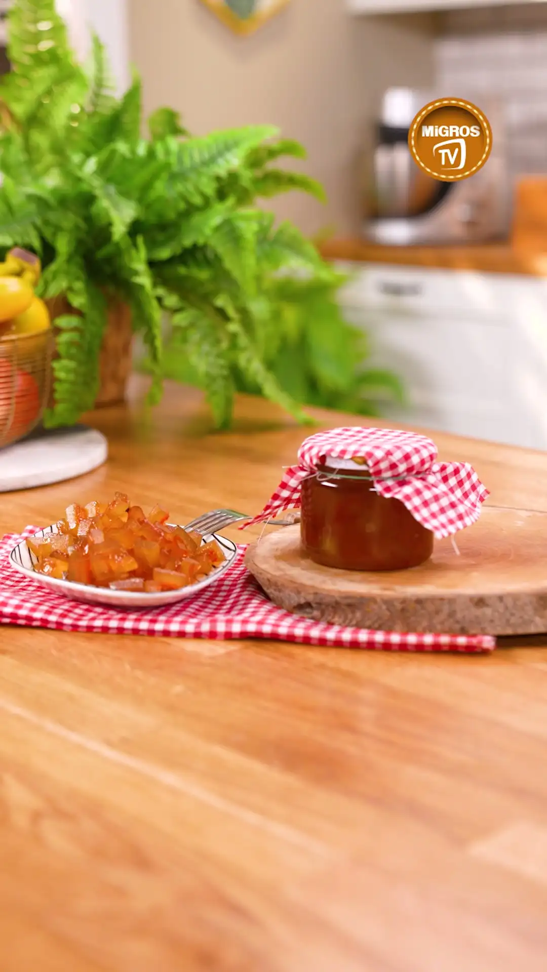 Yazın Gözdesiyle Tatlı Bir Sürpriz: Karpuz Kabuğu Reçeli Tarifi