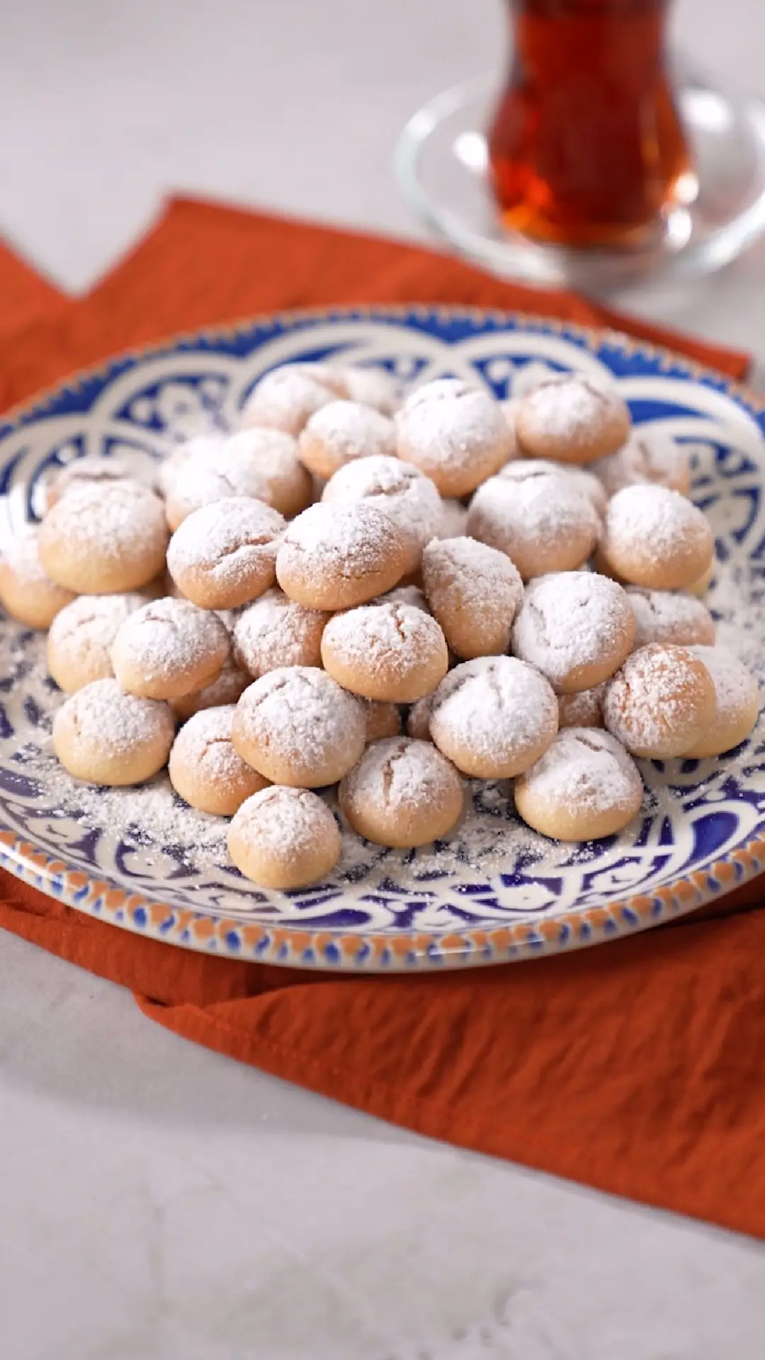 Bayatlamayan Çay Yanı Kurabiyesi Nasıl Yapılır?