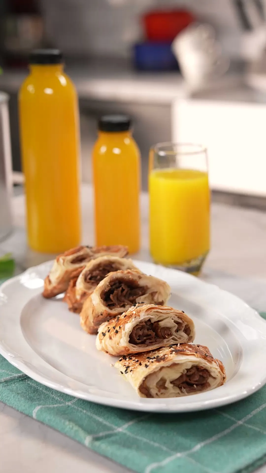 Dönerli Börek Tarifi – Pratik, Lezzetli ve Kolay Yapılan Fırın Börek