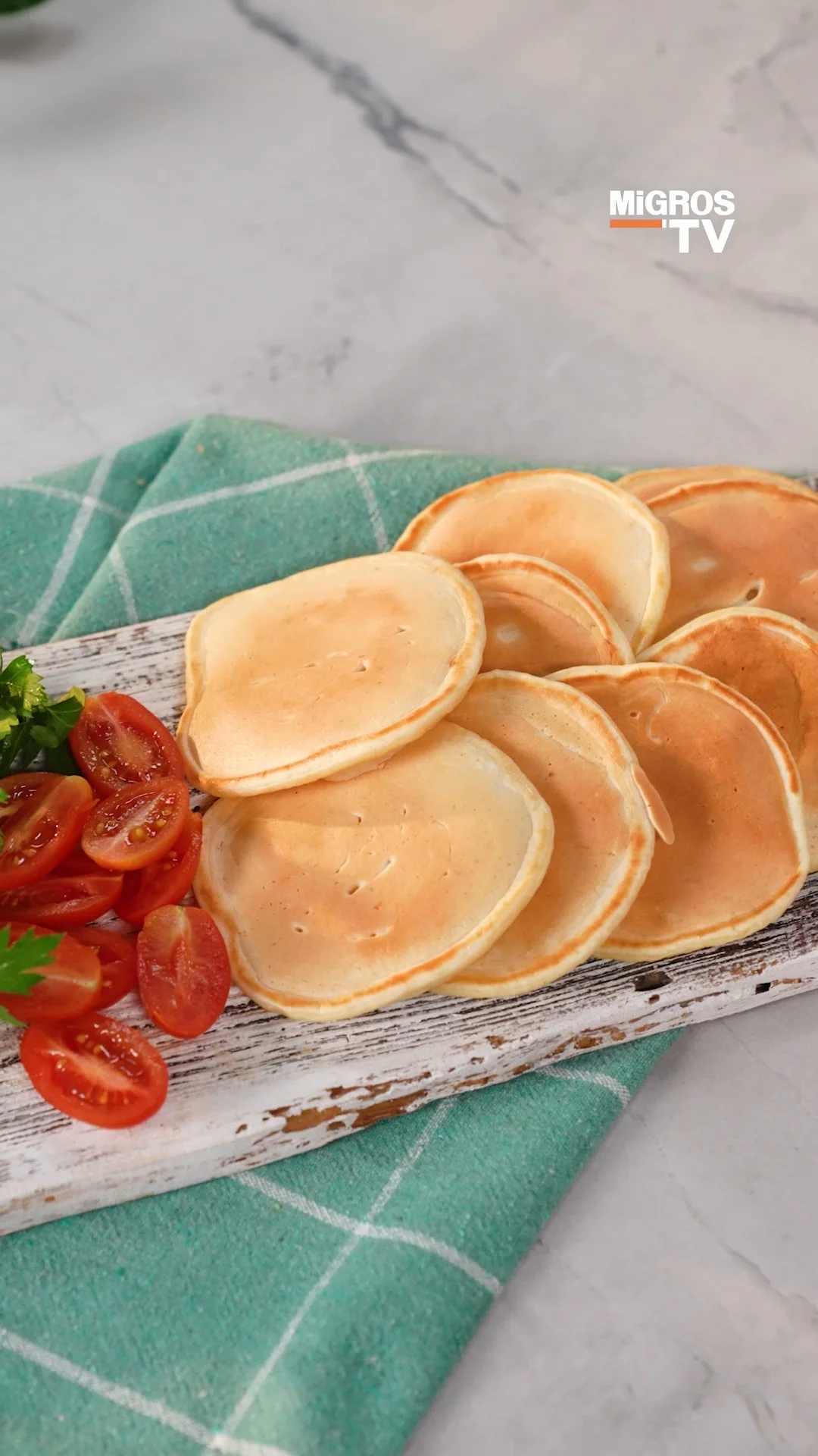 5 Dakikada Kaşık Dökmesi Tarifi! Çay Saatine ve Kahvaltıya Pratik Lezzet