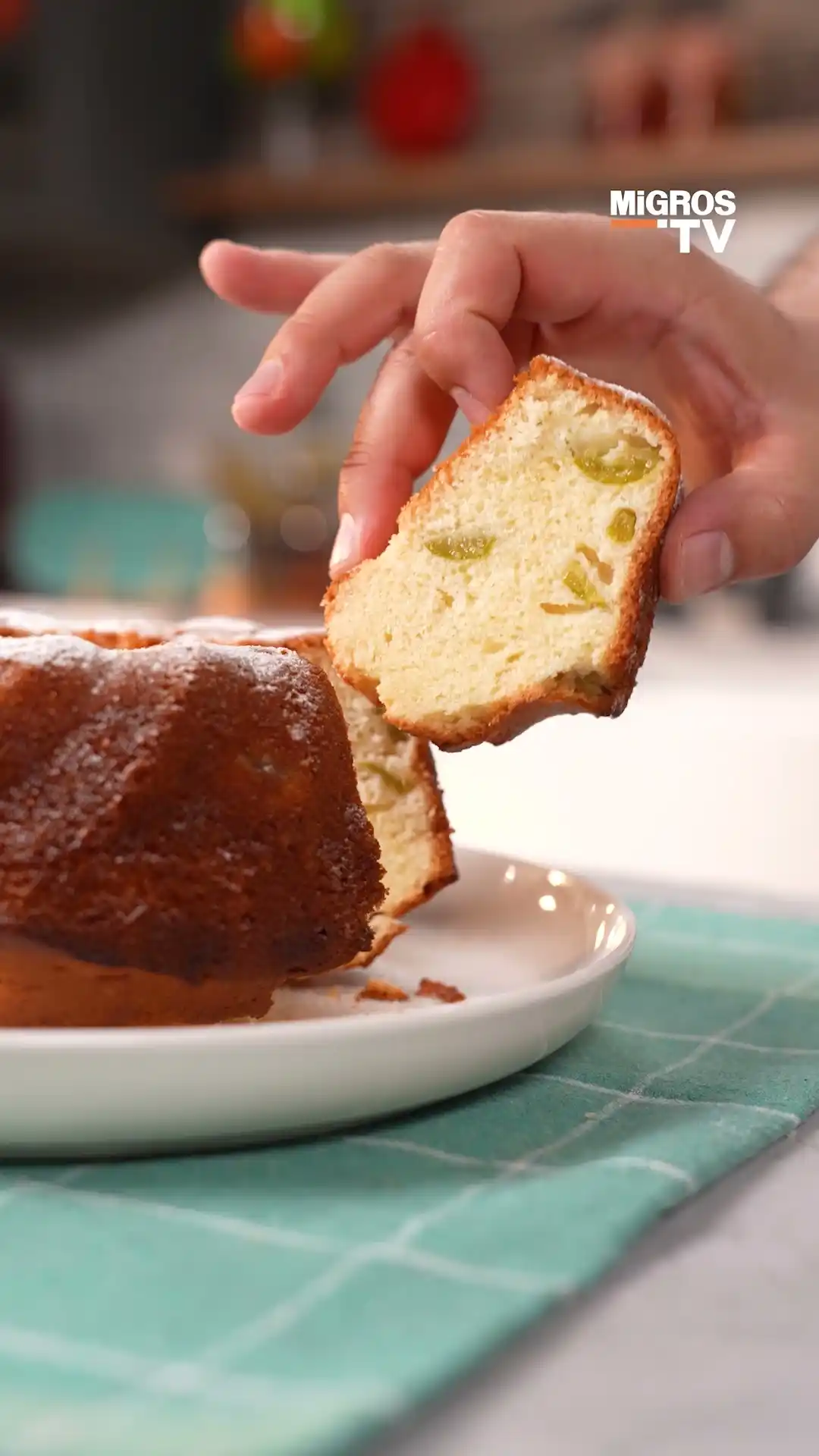 Herkesin Tarifini Aradığı Yeşil Erikli Kek Tarifi