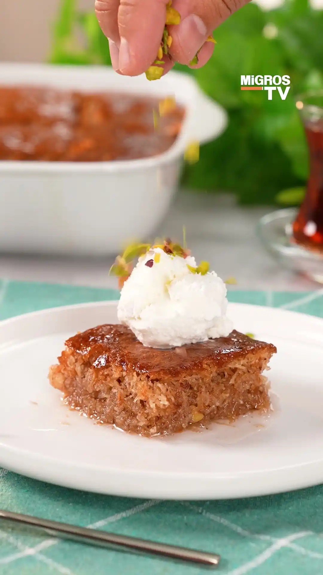 Kavrulmuş Kadayıfla Şerbetli Kek! Her Lokması Efsane