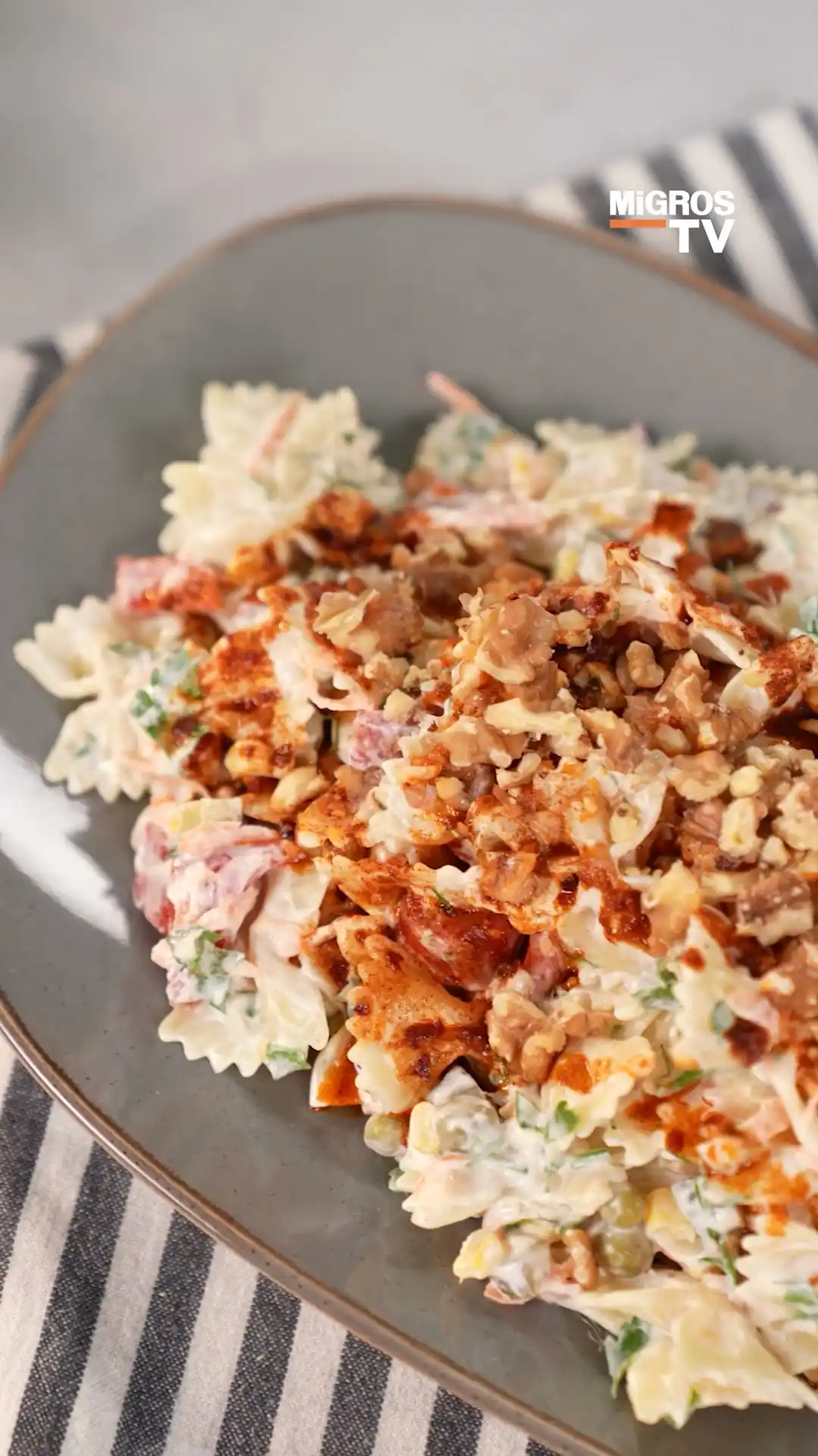 Bu Yoğurtlu Makarna Salatası Yazın En Ferah Tarifi!