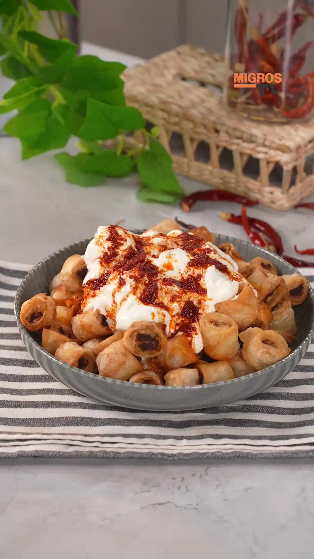 Haşlamadan Mantı Keyfi! Çıtır Mantı Rulo Nasıl Yapılır?