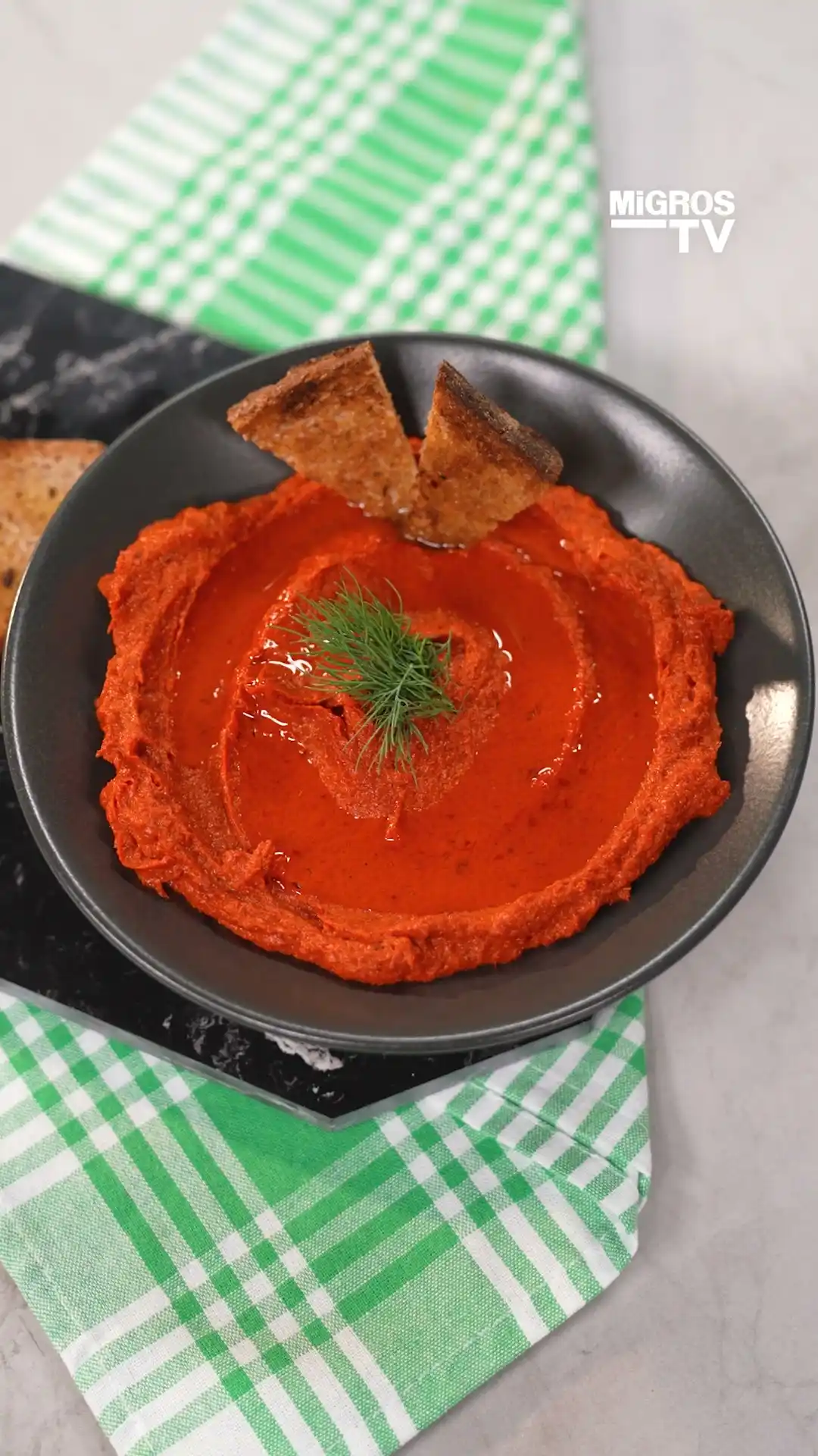 Kahvaltılık Biberli Tahinli Sos Tarifi