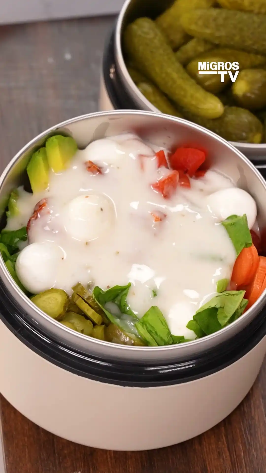 En Lezzetli Kinoa Salatası Tarifimiz! 1 Dakikada Hazır!