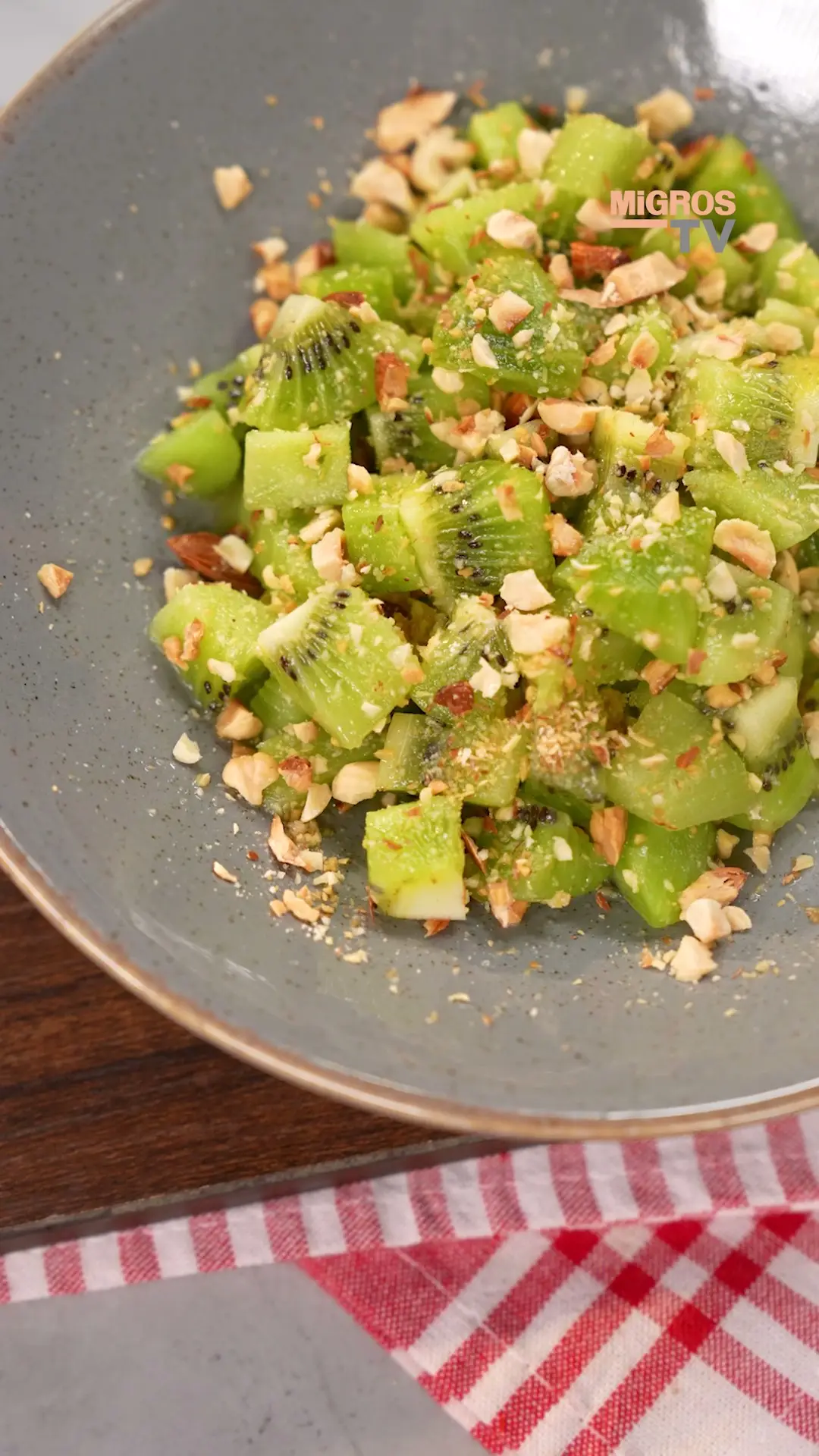 Kiviyi Hiç Böyle Denediniz mi? En Pratik Tatlı!