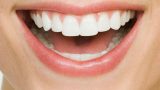 Beyaz Dişler Adına: Dişlerimizi Güçlendiren ve Beyazlatan 5 Yiyecek