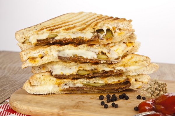 Kavurmalı Tost Tarifi