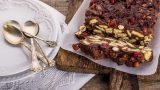 Bol Çikolatalı: Kuru Meyveli Mozaik Pasta