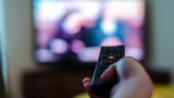 Televizyon İzlerken Yapabileceğiniz 6 Faydalı Hareket